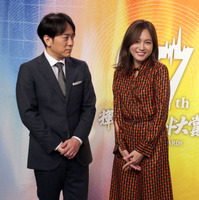 （左から）安住紳一郎アナ＆川口春奈【撮影／新里陽子】