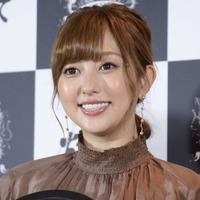 菊地亜美、北川景子とママ友に！DAIGOとの子育て風景に「手を取り合って子育て」「めっちゃ仲いい」 画像