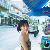 藤﨑ゆみあファースト写真集「FUJISAKI YUMIA」（東京ニュース通信社刊）