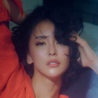 『奈月セナ写真集　MADONNA』表紙