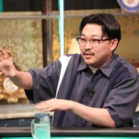 伊藤俊介（オズワルド）『酒のツマミになる話 最終回だから未公開トーク全部出しますSP』（C）フジテレビ