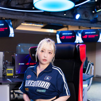 撮影:田中智久 ヘアメイク:海瀬志津奈(JULLY) スタイリング:沼田実咲 (ミタケイショウ