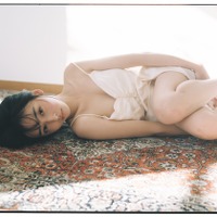 渚のん1stカレンダー（撮影 松岡一哲）