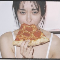 渚のん1stカレンダー（撮影 松岡一哲）