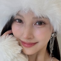 思わずドキッとする“白ふわ”オフショル…KARA・ギュリ「メリーギュリスマス」に茶目っ気発揮【PHOTO】