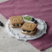 【六花亭】「マルセイバターサンド(生ブルーベリー)」501円(2個入)《各日数量限定》
