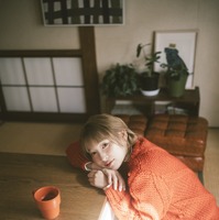 『南條愛乃 カレンダー 2026.04-2027.03』©KADOKAWA/撮影：加藤アラタ