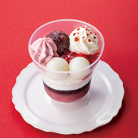 いちごとあんこの和パフェ（税込410.40円）