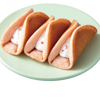 セブンプレミアム いちごミルクオムレット3個入（税込159.84円）