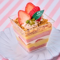 【京橋千疋屋】苺のパルフェ　1,080円