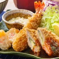 大戸屋・定食の日記念！『福アゲ三昧定食』定食価格　1,880円（税込）