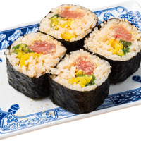 白みそと薬味で食べる、びんちょう鮪巻き（税込 319円）