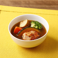 「ベル食品監修　チキンと野菜のスープカレー」397円（税込）