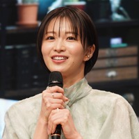 岡崎紗絵【写真：竹内みちまろ】