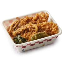 たれづけいかづくし天丼弁当（お新香付）テイクアウト960円（税込）、デリバリー1,300円（税込）