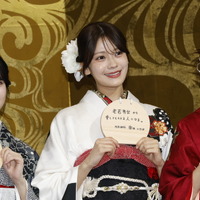 乃木坂46・乃木神社にて行われた成人式の様子（C）乃木坂46LLC