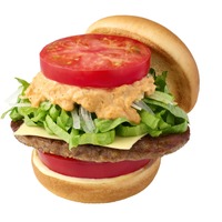 『新とびきり 大盛りトマト モス野菜チーズバーガー』880円（税込）