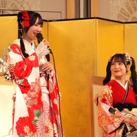 左から倉島杏実、大村杏(衣装協力・株式会社清水屋)　撮影／山田