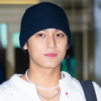 SEVENTEEN・ミンギュ、早朝でも輝くビジュアルに視線集中！爽やかコーデで香港へ出国【空港写真】