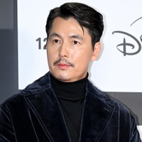 年下モデルに子を産ませ、別の女性と結婚した俳優チョン・ウソン　演技称賛の“やらせ投稿疑惑”を否定「事実ではない」