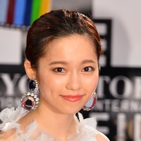 島崎遥香、名前も知らないおじさんから恐怖のプロポーズ「一緒に住む前提で話が進んでた」 画像