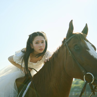 野中ここな1st写真集『うたかた』【撮影／熊木優】（C）KADOKAWA