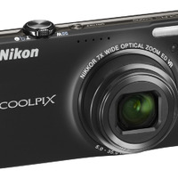 「COOLPIX S6000」（ノーブルブラック）