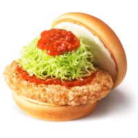 「ガーリックトマトのとり竜田（たつた）バーガー ～国産クリームチーズ～」490円（税込）