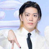 ギャップが反則級…NCT・ユウタ、視線ひとつで沼らせる私服ショットにファン悶絶「ズルいよ」「イケメン」