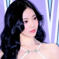 『紅白』欠場のaespa・ニンニン、ブラトップ姿で美しすぎるヴィーナスラインを披露