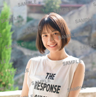 藤﨑ゆみあファースト写真集「FUJISAKI YUMIA」イベント限定生写真B