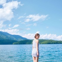 宮本茉由1st写真集『ほんとはね、』（C）小学館　撮影／中村和孝