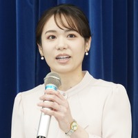 吉岡真央アナウンサー【写真：竹内みちまろ】