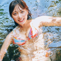 沢美沙樹（撮影/岡本武志 ヘアメイク/田森春菜(JULLY) スタイリング/設楽和代）