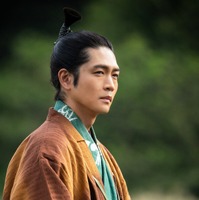 大河ドラマ『豊臣兄弟！』徳川家康役・松下洸平、信長演じる小栗旬への思い語る！「目が合うとセリフが飛んでしまうほどかっこいい」 画像