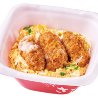 「牡蠣フライの玉子とじ丼」（税込970円）
