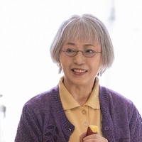 美山鈴役／加賀まりこ（C）NHK