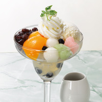 ロイヤルの白玉クリームあんみつ（税込968円）