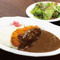 【ランチ】ロイヤルのカツカレーランチ　サラダ付（税込1,958円）