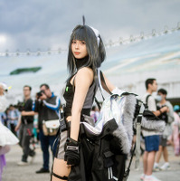 ラ・プルマ『アークナイツ』／牧七（Instagram：makina_cosplay）