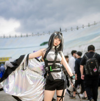 ラ・プルマ『アークナイツ』／牧七（Instagram：makina_cosplay）