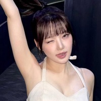 大胆衣装でボリューミーな胸元を披露！イェリン、大人の色香纏った「天性のアイドル」