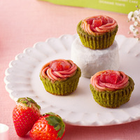 宇治抹茶いちごケーキ お茶苺(おちゃめ)トルテ　1,382円(税込)