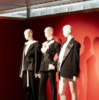 【撮影：田中聖太郎写真事務所】