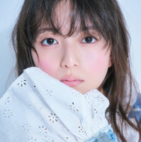 齋藤飛鳥、ガーリーなデニムスタイルで『ar』表紙に登場！「メロあすか」テーマで大人びた表情を収録 画像