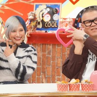 左から）信子（ぱーてぃーちゃん）、長谷川忍（シソンヌ）©フジテレビ