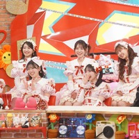 左から）超ときめき♡宣伝部、藤田ニコル©フジテレビ