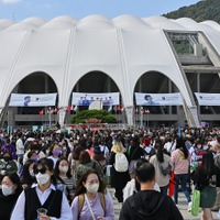 日本は5カ所、韓国はゼロ…K-POPの母国が直面する“会場不足”、ついに国会が動いた