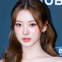 日本人K-POPアイドル、ベッドの上で魅せた“無防備ショット”にファン悶絶「反則です」「布団かけて」