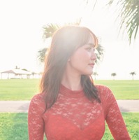 菅井友香 写真集『たびすがい』撮影：田尾沙織（ワニブックス刊）